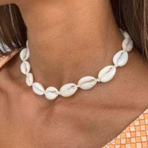 Brandy shell necklace